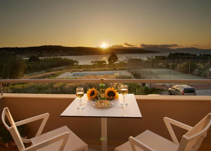 Gliving365 Capital *